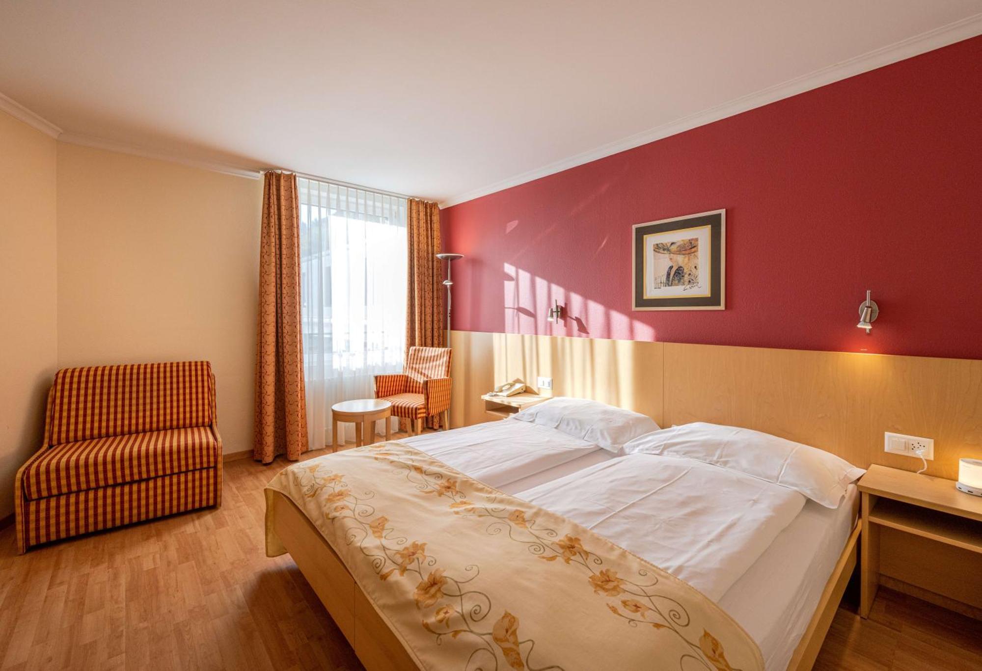 Ambassador Self Check-In Hotel Lucerna Esterno foto